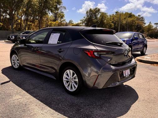 Magnetic Gray Metallic 2024 Toyota Corolla Hatchback SE