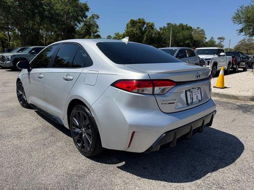 2024 Toyota Corolla Hybrid SE