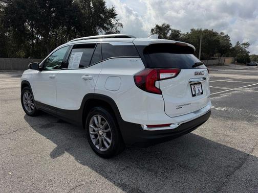 2023 GMC Terrain SLT