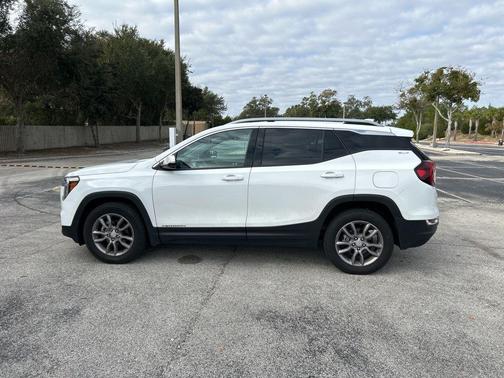 2023 GMC Terrain SLT