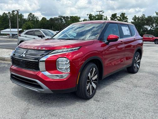 2025 Mitsubishi Outlander SE