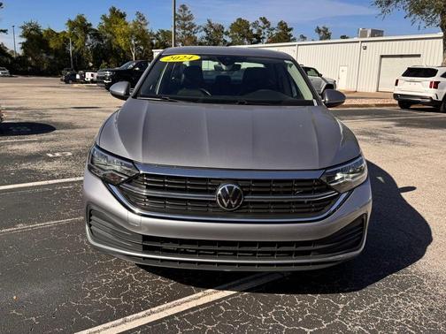 Pyrite Silver Metallic 2024 Volkswagen Jetta 1.5T SE