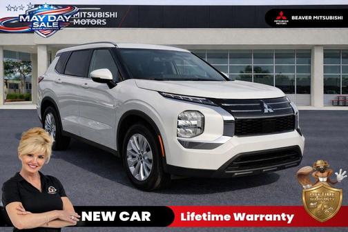 White Diamond 2026 Mitsubishi Outlander ES