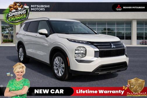 White Diamond 2026 Mitsubishi Outlander ES