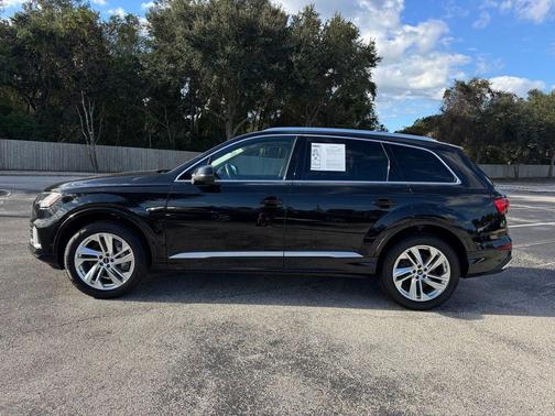 2024 Audi Q7 55 Premium Plus