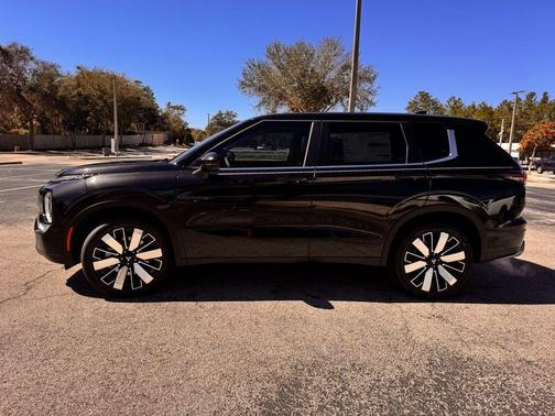 Black Diamond 2026 Mitsubishi Outlander SE