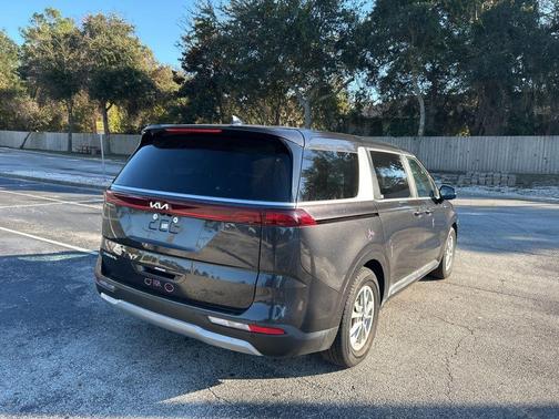 2024 Kia Carnival LX