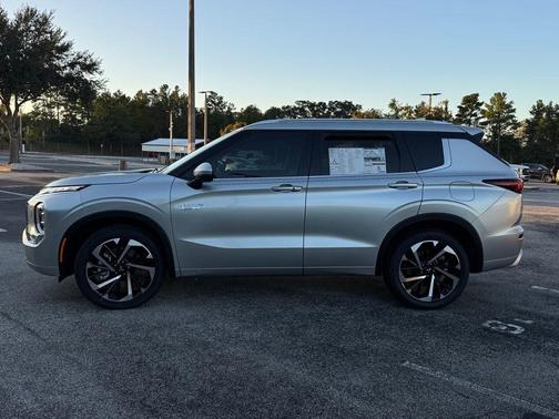 2025 Mitsubishi Outlander PHEV SEL