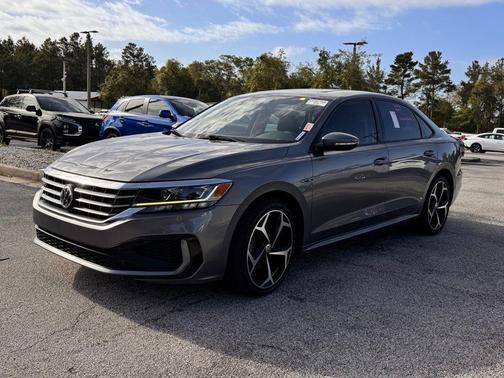 Platinum Gray Metallic 2020 Volkswagen Passat 2.0T R-Line