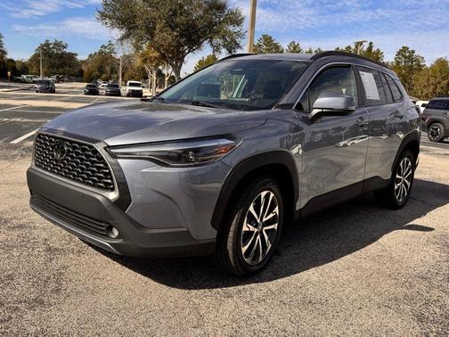 2024 Toyota Corolla Cross XLE