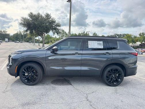 2025 Mitsubishi Outlander PHEV SEL Black Edition