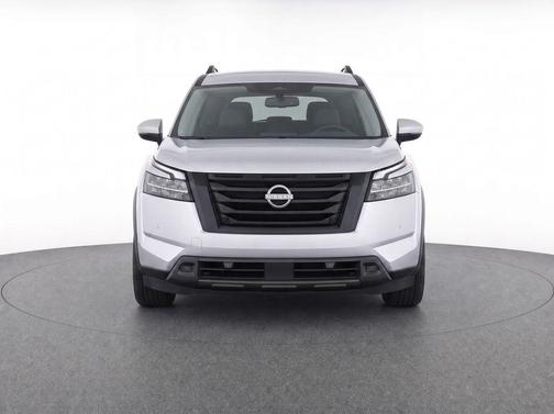 Brilliant Silver Metallic 2024 Nissan Pathfinder SV