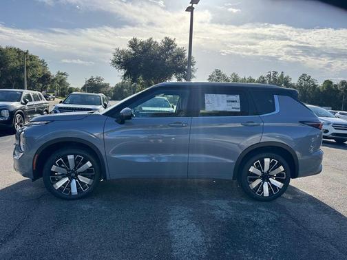 2025 Mitsubishi Outlander SEL