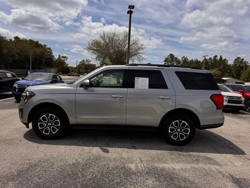 Iconic Silver Metallic 2024 Ford Expedition XLT