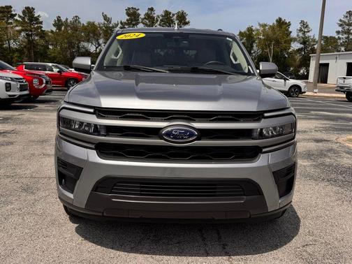 Iconic Silver Metallic 2024 Ford Expedition XLT
