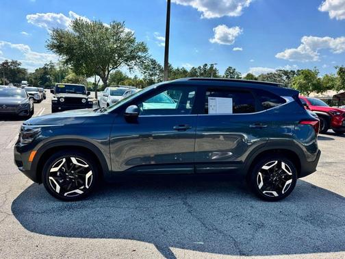 Gravity Gray 2024 Kia Seltos SX