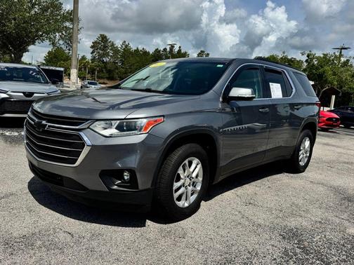 Satin Steel Metallic 2021 Chevrolet Traverse LT Cloth