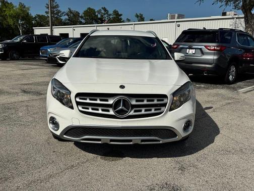 Polar Silver Metallic 2018 Mercedes-Benz GLA 250 Base
