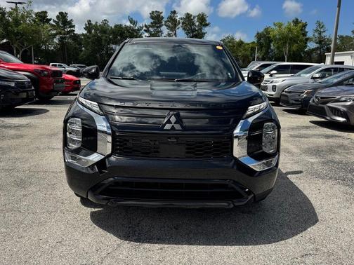 Black Diamond 2026 Mitsubishi Outlander LE