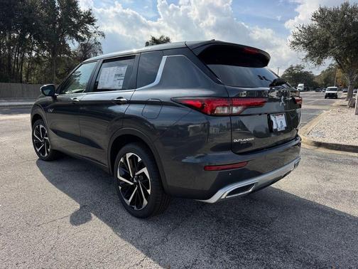 2025 Mitsubishi Outlander PHEV SE