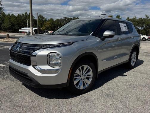 2025 Mitsubishi Outlander ES