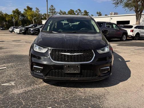 Diamond Black 2024 Chrysler Pacifica Touring-L