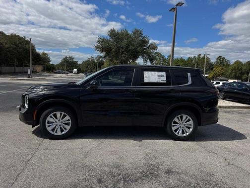 2025 Mitsubishi Outlander ES