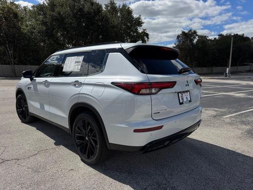 2025 Mitsubishi Outlander PHEV SEL Black Edition