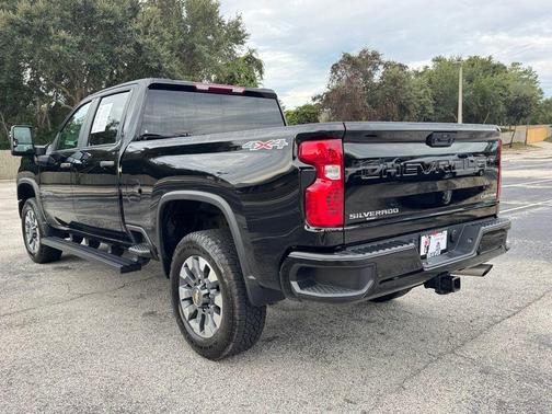2024 Chevrolet Silverado 2500 Custom