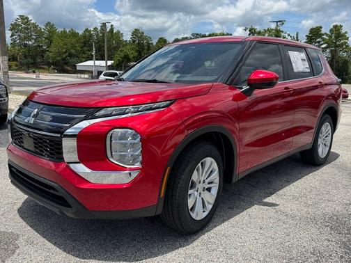 2025 Mitsubishi Outlander ES