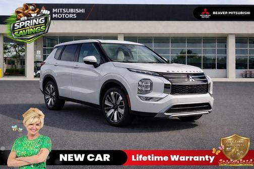 White Diamond 2026 Mitsubishi Outlander SE