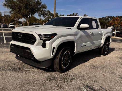 2024 Toyota Tacoma Hybrid TRD