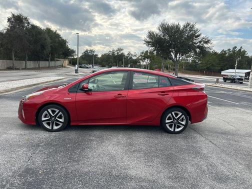 2016 Toyota Prius Three Touring