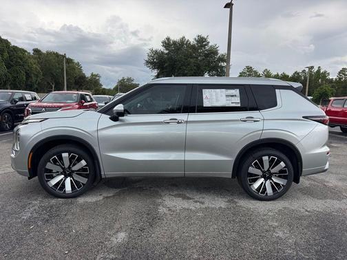 2025 Mitsubishi Outlander SEL