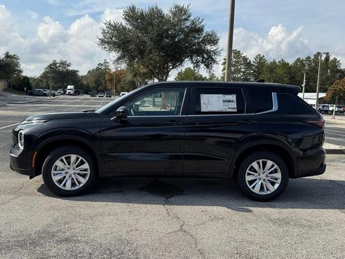 2026 Mitsubishi Outlander ES