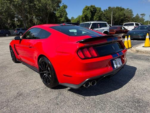 2017 Ford Shelby GT350 Base