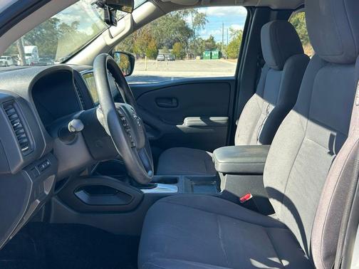 2023 Nissan Frontier S