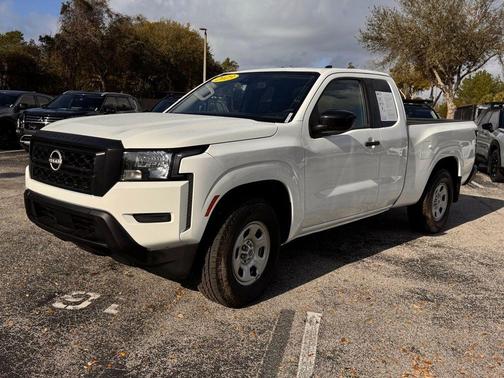 2023 Nissan Frontier S