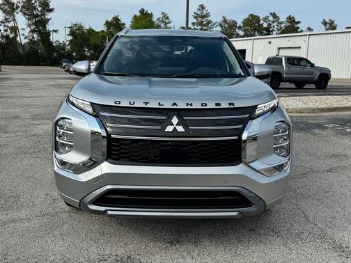 Alloy Silver Metallic 2026 Mitsubishi Outlander SEL