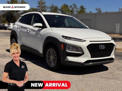 Lunar White 2021 Hyundai KONA SEL