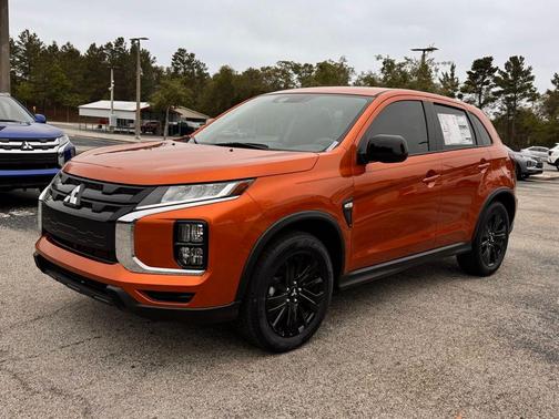 Sunshine Orange Metallic 2026 Mitsubishi Outlander Sport 2.0 LE