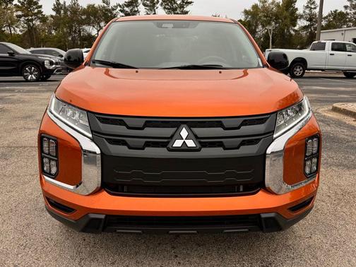 Sunshine Orange Metallic 2026 Mitsubishi Outlander Sport 2.0 LE