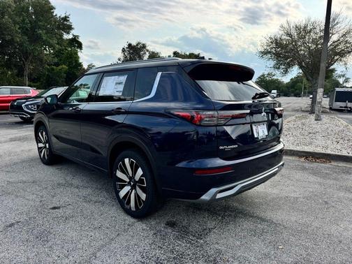 Cosmic Blue Metallic 2026 Mitsubishi Outlander SEL