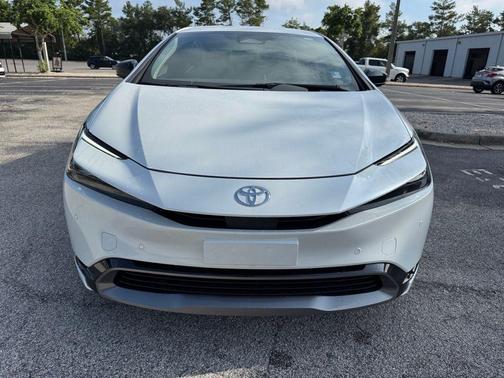 2025 Toyota Prius XLE