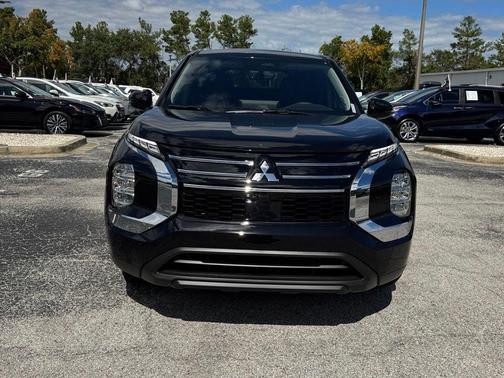 2025 Mitsubishi Outlander ES