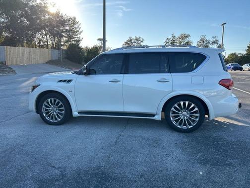 2017 INFINITI QX80 Base