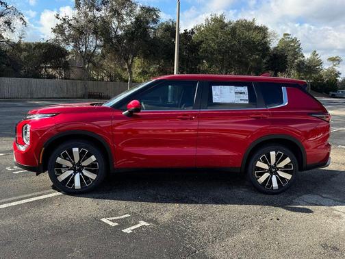 2026 Mitsubishi Outlander SE