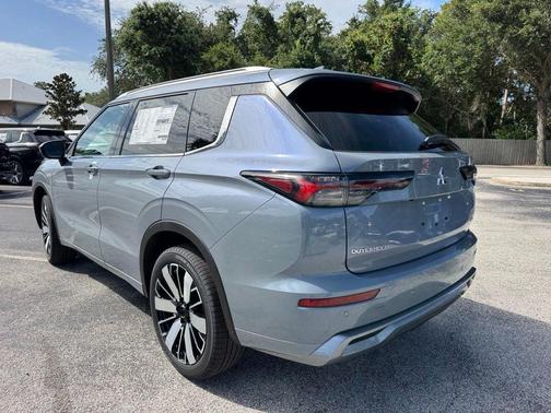 2025 Mitsubishi Outlander SEL