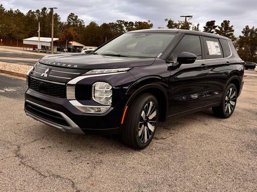 Cosmic Blue Metallic 2026 Mitsubishi Outlander SE