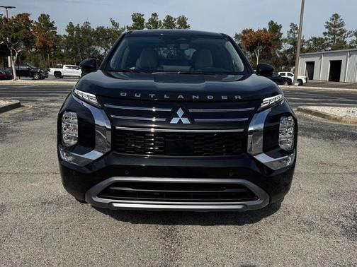 2026 Mitsubishi Outlander SE